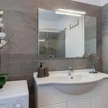 公寓 Bellavista - By Impero House Levo